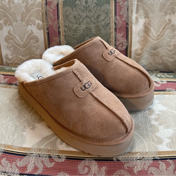 UGG Discoquette Genuine Shearling Slippers. Size 7 Women - Picture 2 of 6